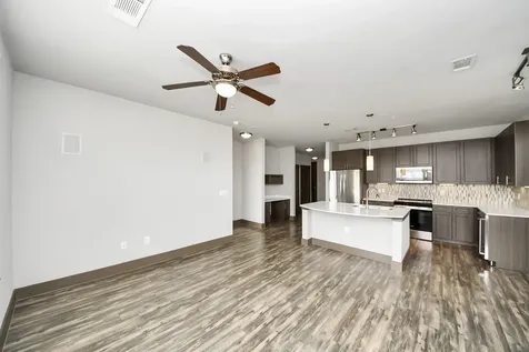 5454 Washington St Avenue 3405 Houston TX 77007