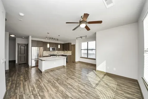 5454 Washington St Avenue 3405 Houston TX 77007