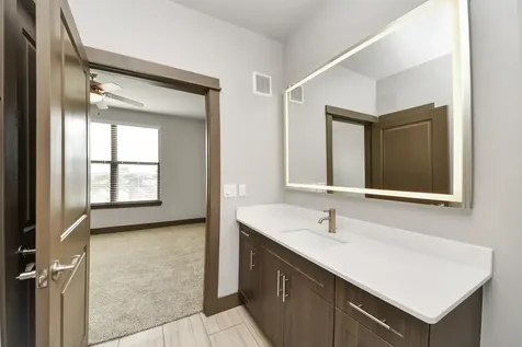 5454 Washington St Avenue 3405 Houston TX 77007