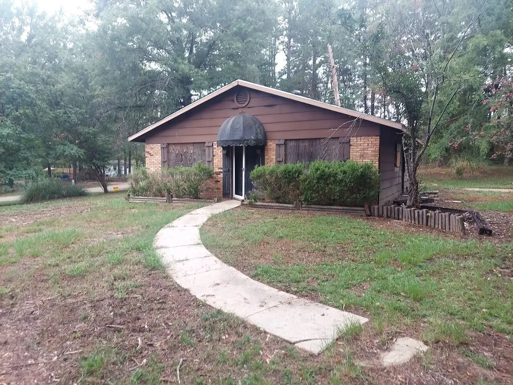 447 Edgemere Avenue Hallsville TX 75650