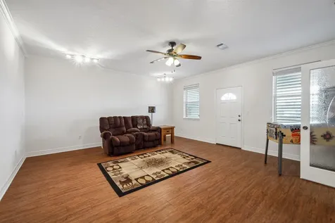 33 Lakeside Drive Hitchcock TX 77563