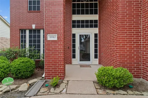 10902 Spruce Drive N La Porte TX 77571