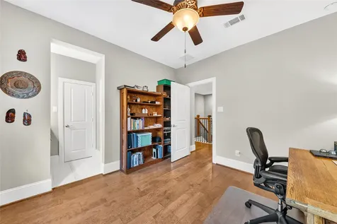 5727 Brancott Way Houston TX 77096