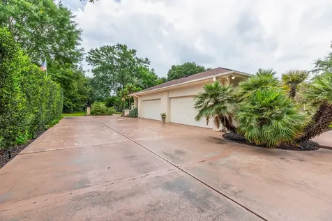 2801 Merriman Street Port Neches TX 77651