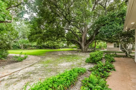 2801 Merriman Street Port Neches TX 77651