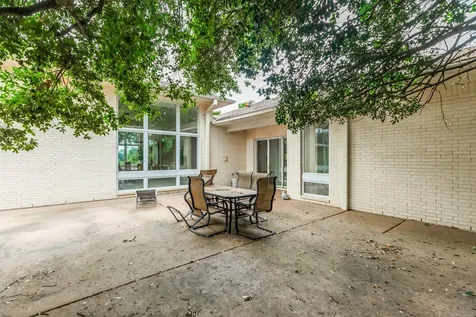 2801 Merriman Street Port Neches TX 77651