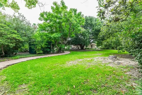 2801 Merriman Street Port Neches TX 77651
