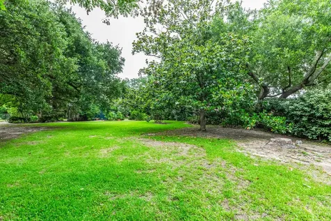 2801 Merriman Street Port Neches TX 77651