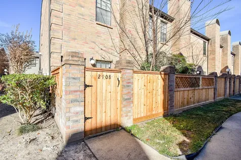 9800 Pagewood Lane 2108 Houston TX 77042