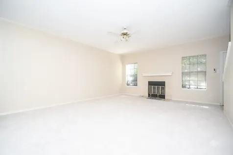 9800 Pagewood Lane 2108 Houston TX 77042