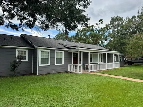 1203 Yupon Street El Campo TX 77437