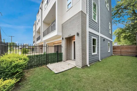 2007 Briley Street Houston TX 77004