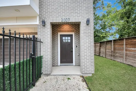 2007 Briley Street Houston TX 77004