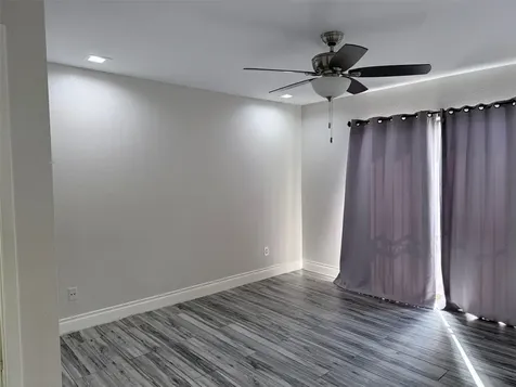 6701 Sands Point Drive 48 Houston TX 77074