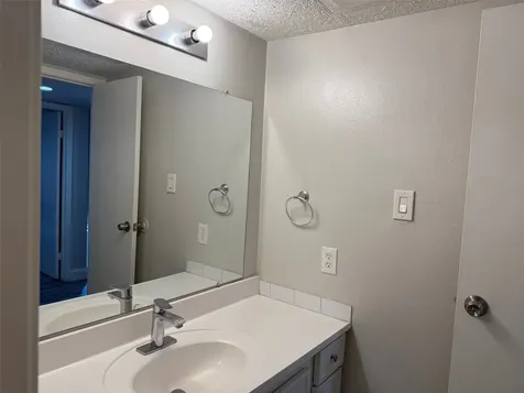 6701 Sands Point Drive 48 Houston TX 77074