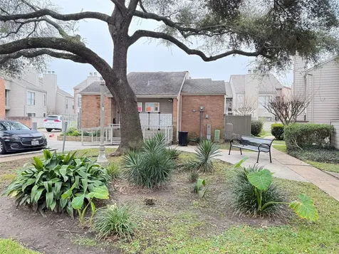 6701 Sands Point Drive 48 Houston TX 77074