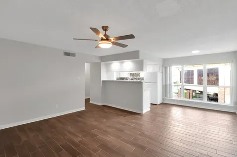7047 Bissonnet Street 117 Houston TX 77074