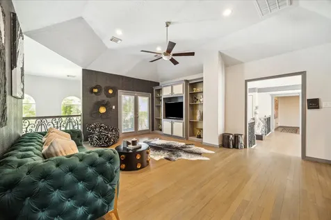 22009 Holly Creek Trail Tomball TX 77377