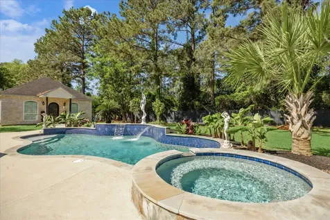 22009 Holly Creek Trail Tomball TX 77377