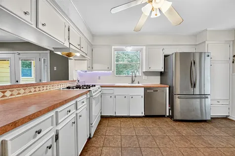 10302 Ivyridge Road Houston TX 77043