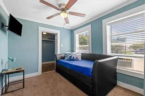 2813 Bernardo De Galvez Galveston TX 77550