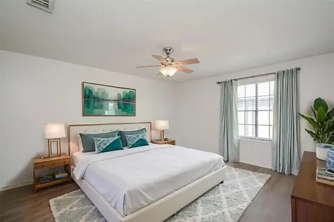 9850 Pagewood Lane 1806 Houston TX 77042