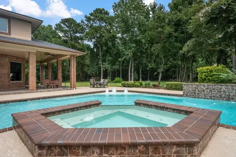 9453 Deer Path Lane Magnolia TX 77354