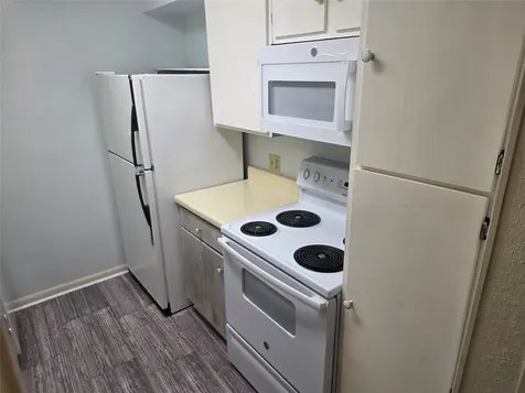 3025 Walnut Bend Lane 21 Houston TX 77042