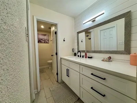 5005 Georgi Lane 14 Houston TX 77092