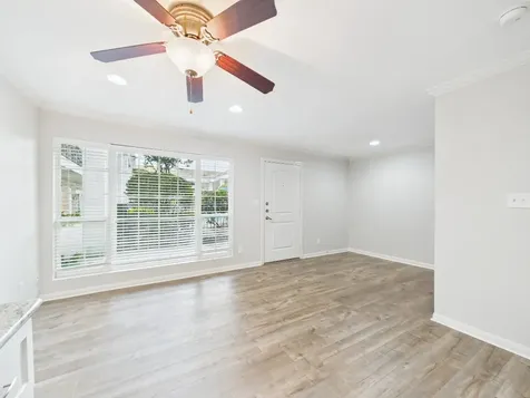 5333 Richmond Avenue 11 Houston TX 77056