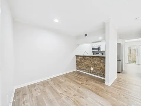 5333 Richmond Avenue 11 Houston TX 77056