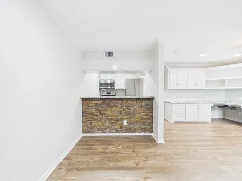5333 Richmond Avenue 11 Houston TX 77056