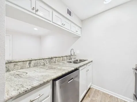 5333 Richmond Avenue 11 Houston TX 77056