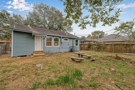 7028 Saint Augustine Street Houston TX 77021