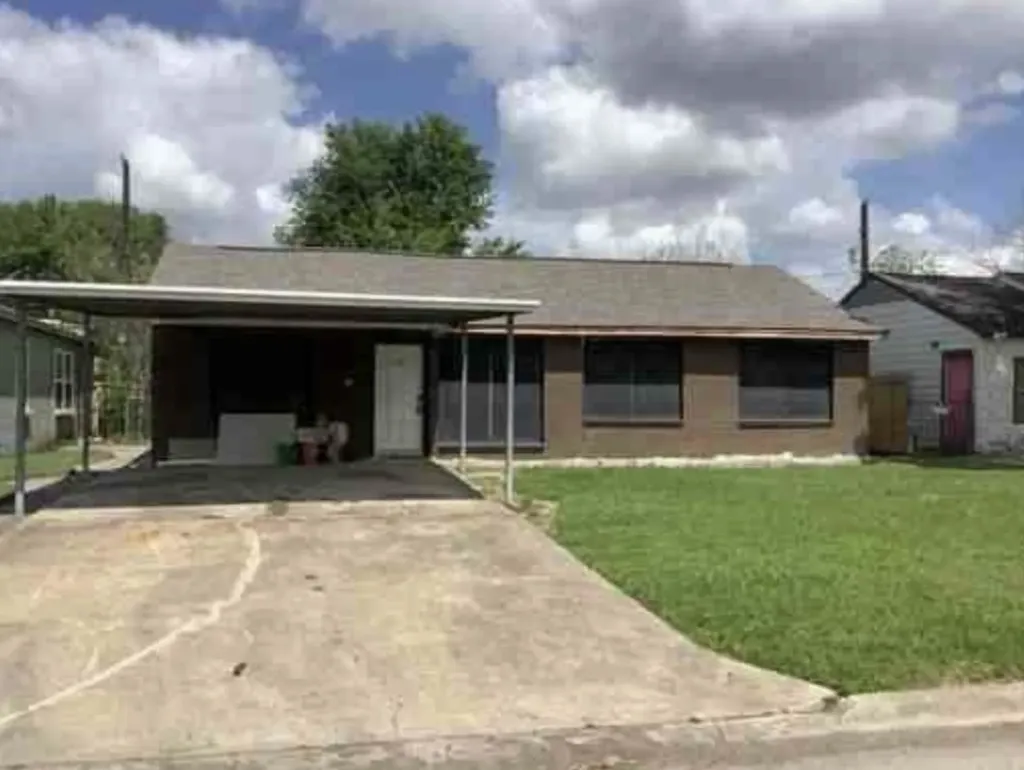 4721 Paradise Lane Houston TX 77048