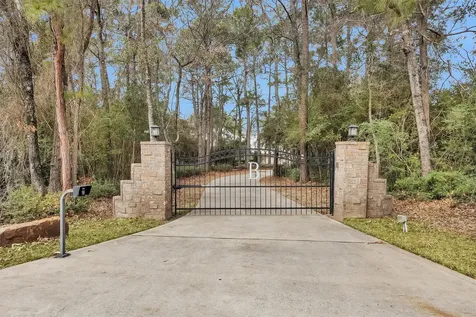 11018 Lake Windcrest Magnolia TX 77354