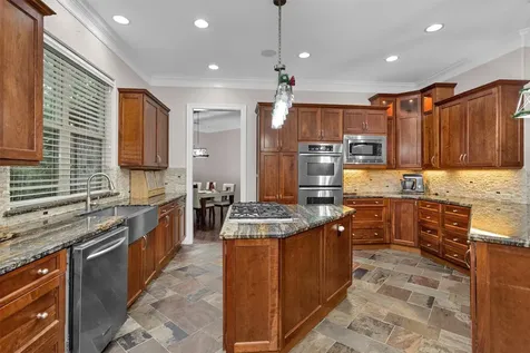 11018 Lake Windcrest Magnolia TX 77354