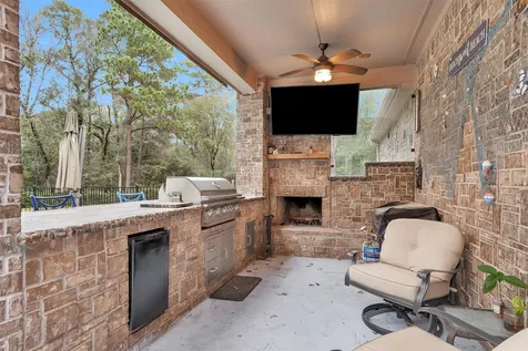 11018 Lake Windcrest Magnolia TX 77354