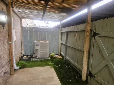 6111 Beverly Hill Street 38 Houston TX 77057
