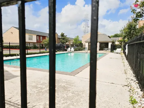 6111 Beverly Hill Street 38 Houston TX 77057