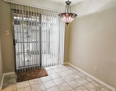 6111 Beverly Hill Street 38 Houston TX 77057