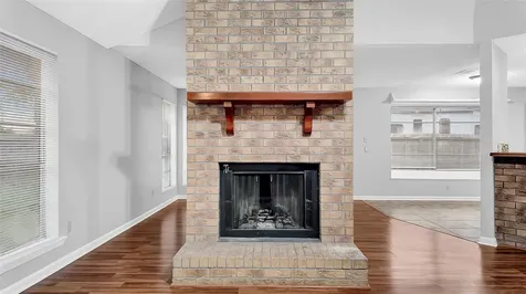 830 S 6th Street La Porte TX 77571