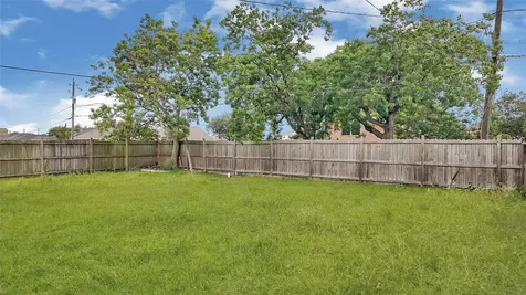 830 S 6th Street La Porte TX 77571