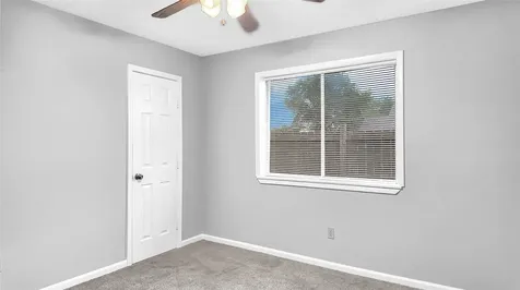 830 S 6th Street La Porte TX 77571