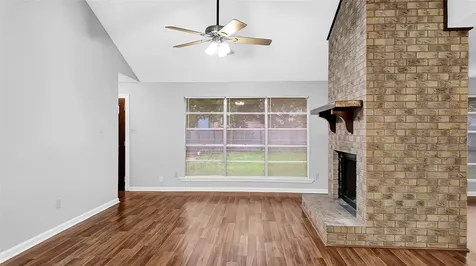 830 S 6th Street La Porte TX 77571