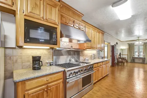 9310 S Business 6 Navasota TX 77868