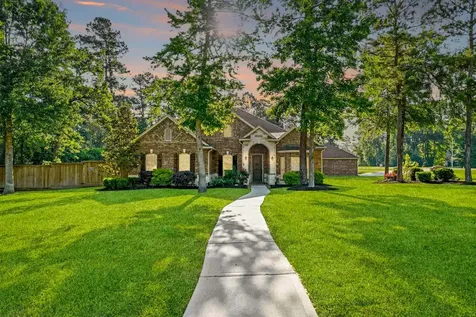 17552 Country Meadow Magnolia TX 77355