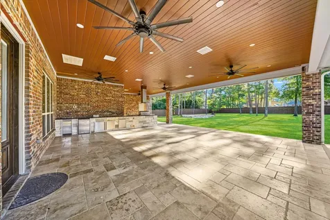 17552 Country Meadow Magnolia TX 77355