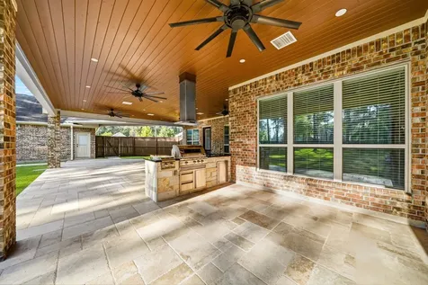 17552 Country Meadow Magnolia TX 77355