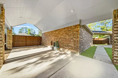17552 Country Meadow Magnolia TX 77355